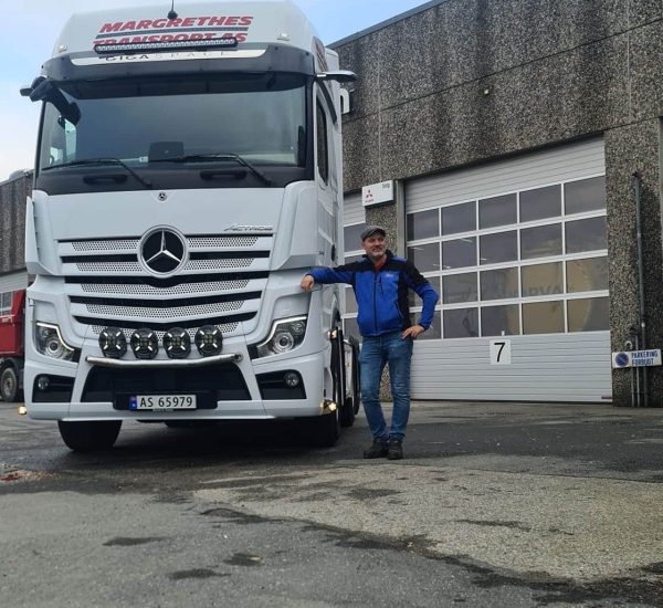 Bil og personell fra Margrethes Transport i Fredrikstad